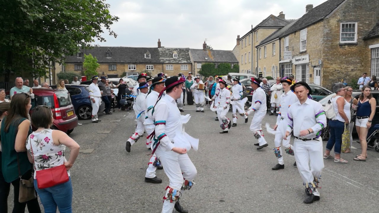 Bampton Traditional Morris - Bonnie Green Garters