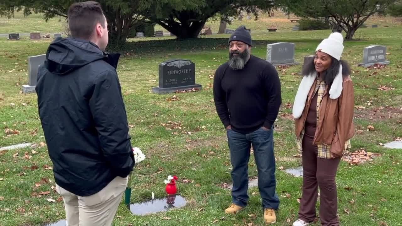 Siblings search for answers 8 years after sister was killed on Thanksgiving