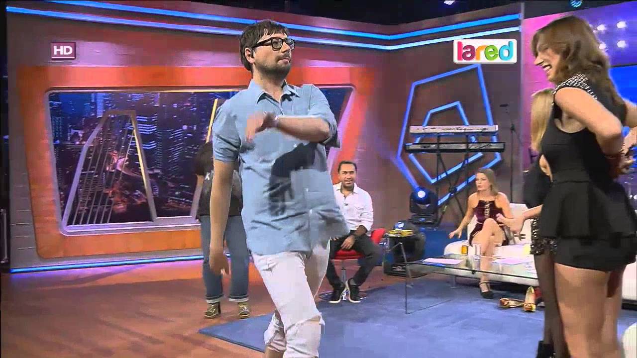 Panel de Así Somos la rompe modelando