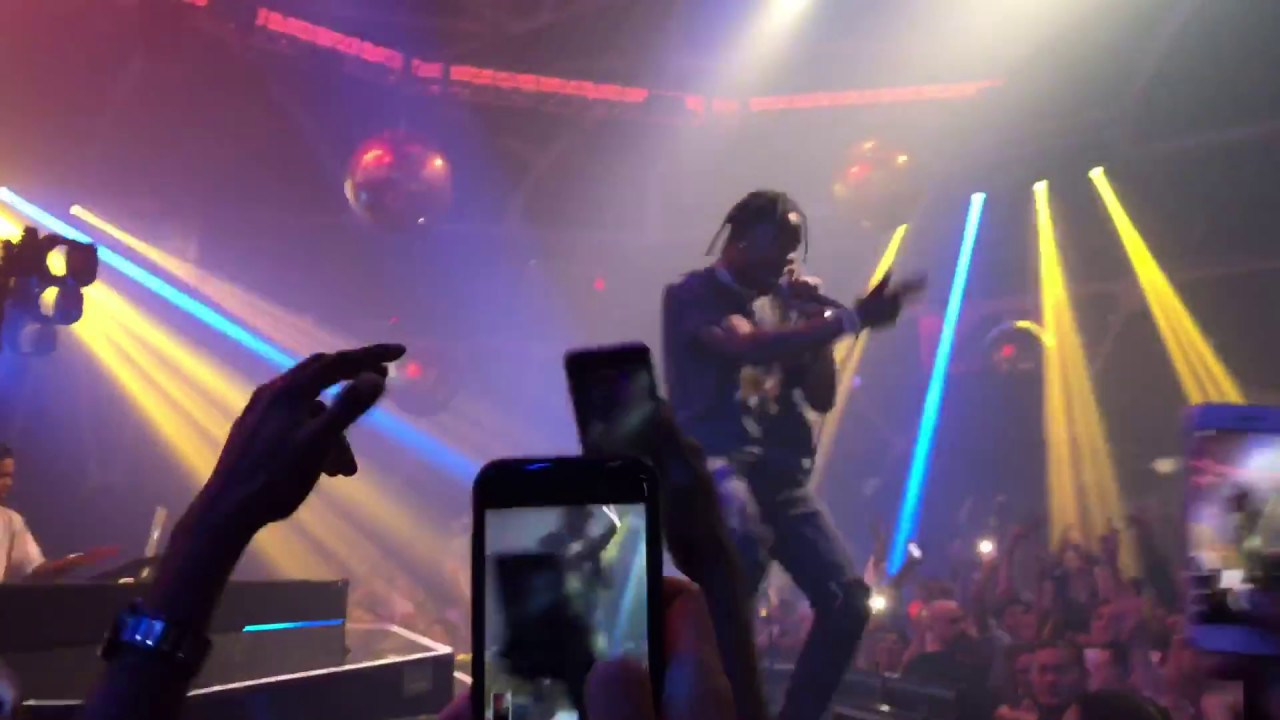 Travis Scott Butterfly Effect FAN DIVES IN CROWD!!!! Las Vegas Hakkasan