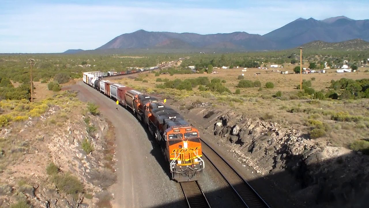 BNSF H BARLUB1 17 - BNSF 7957 E @ Winona, AZ