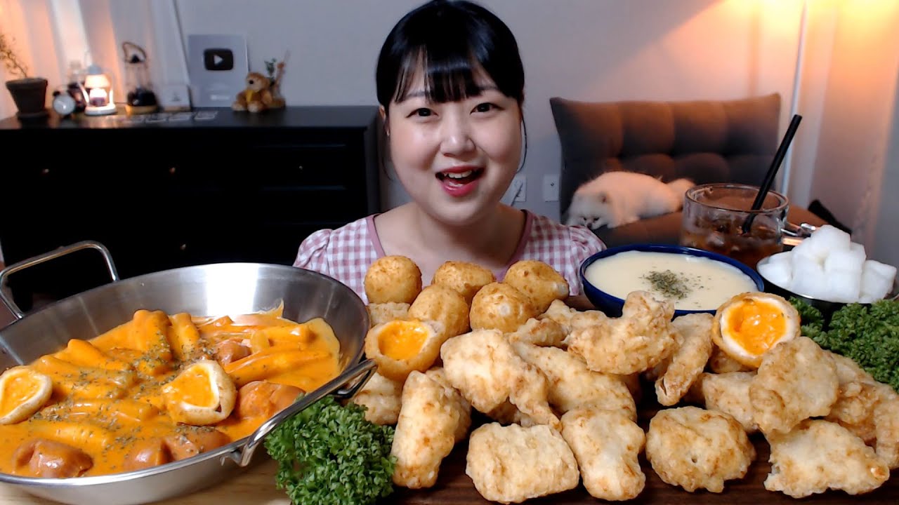 파삭쫀득한 레몬크림탕슈 꾸덕한 로제크림치즈볼 로제비엔나떡볶이 호식이두마리치킨 신메뉴 먹방 Mukbang Eatingsound