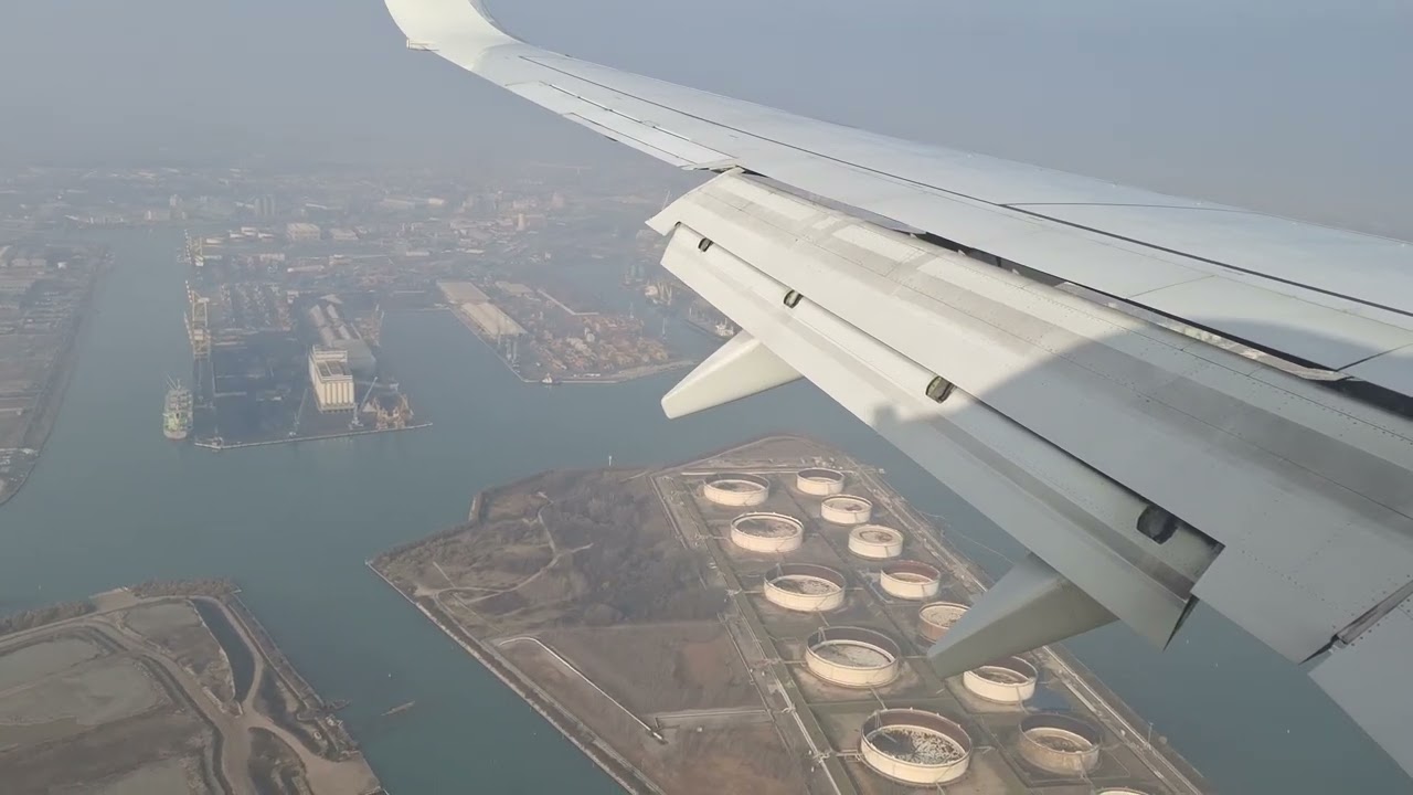 Landing Boeing 737-800 KLM in Venice Marco Polo Airport