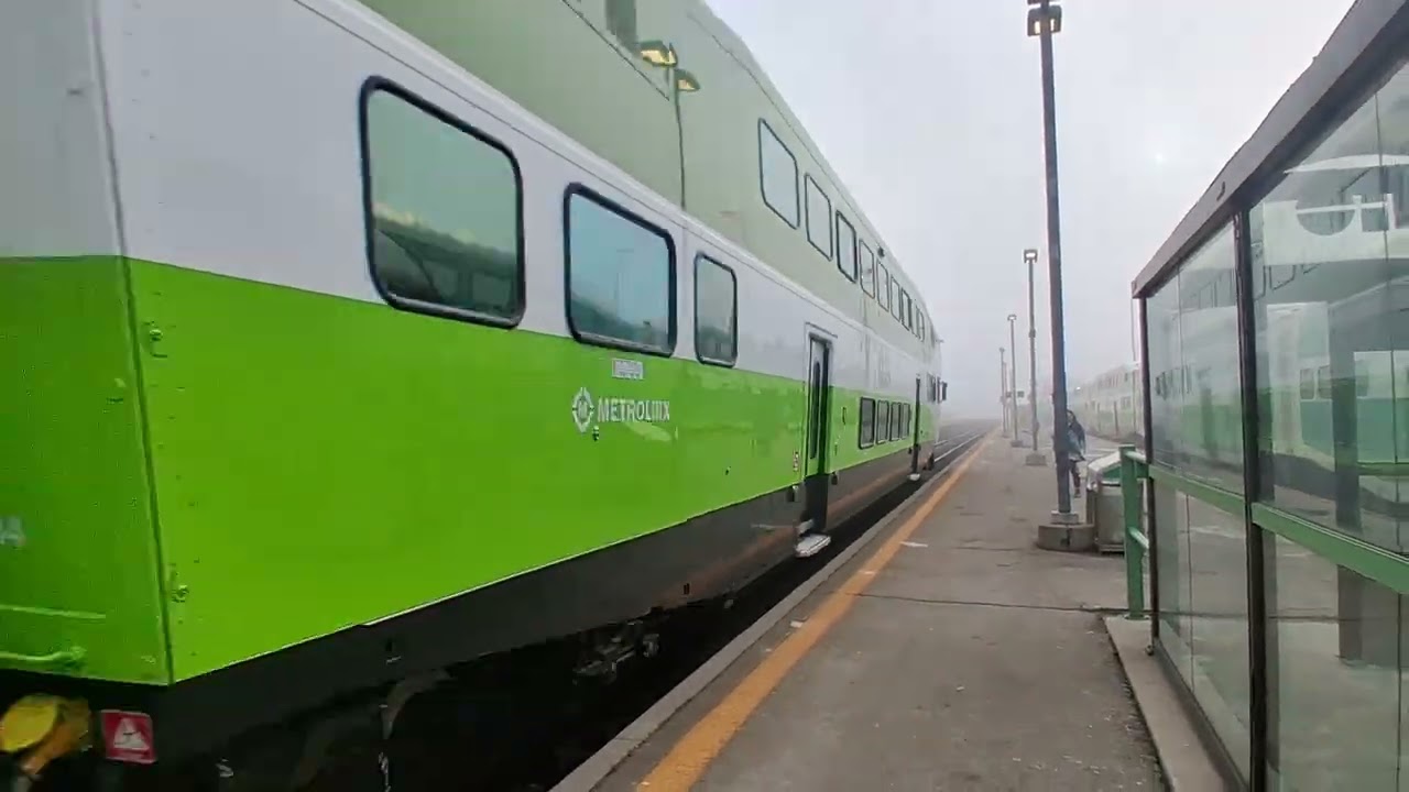 Cab car 244 flying through mimico #gotransit 