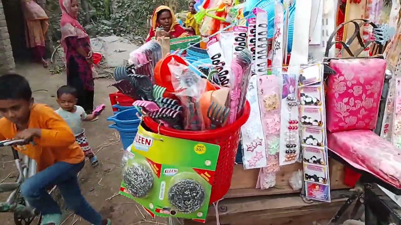 গ্রামাঞ্চলে কসমেটিক্স সামগ্রী অল ভেরাইটিস দোকান