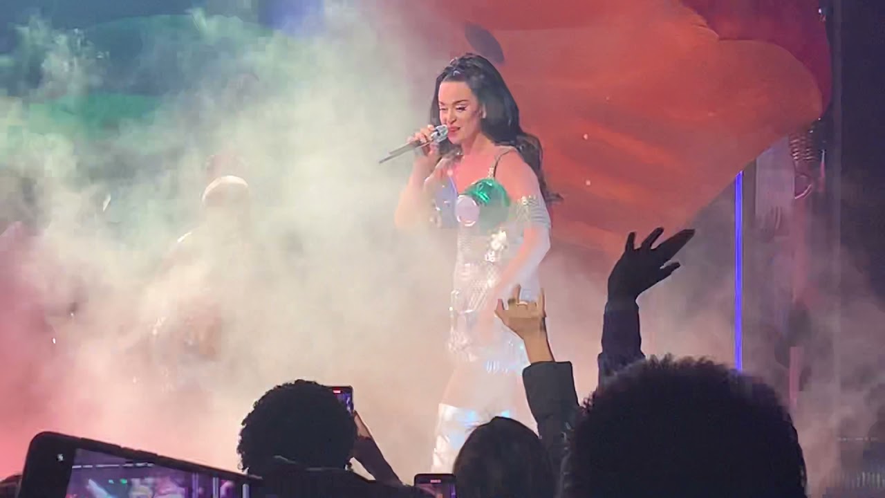 “Guess it’s never really over” Katy Perry Concert Resorts World