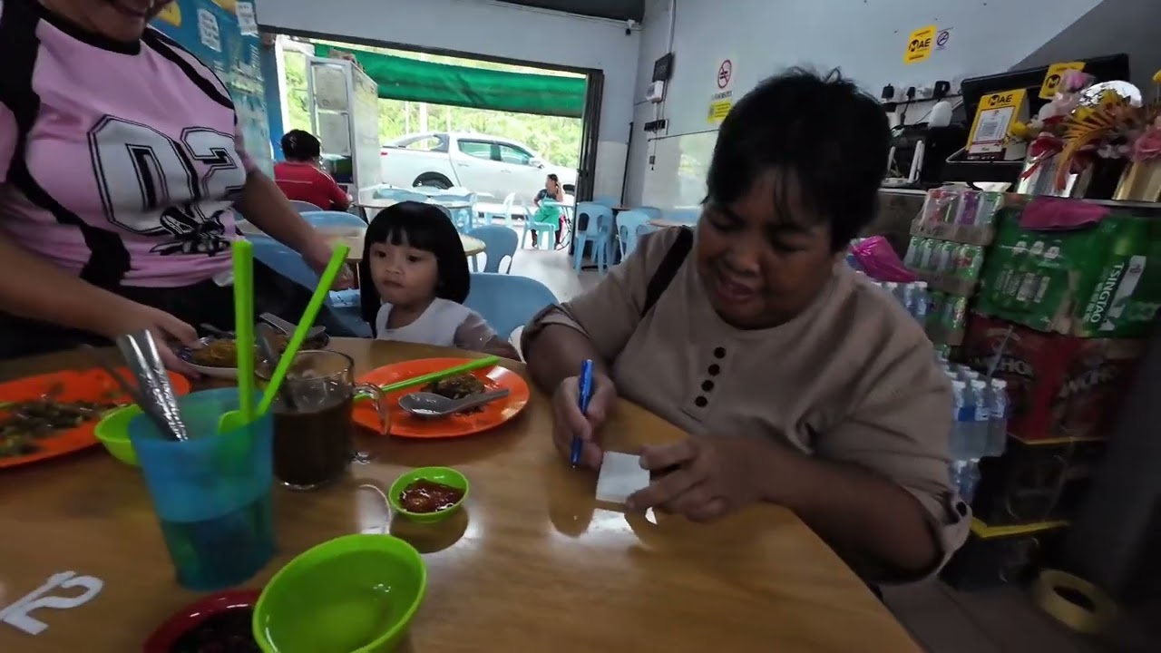 SARAPAN PAGI Di PASAR PAKAN  BERSAMA MENTUA // KEMAS BARANG PERSIAPAN NAK PERGI CAMPING // 