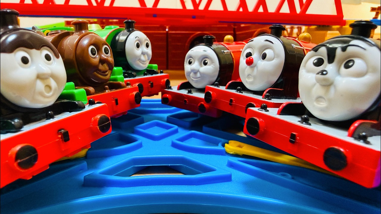 プラレールトーマス ⭐️ ジェームスVSパーシー！🚂 交差ポイントレールでクラッシュ！？ぶつからずに通過できる？大冒険レース！great adventure race！