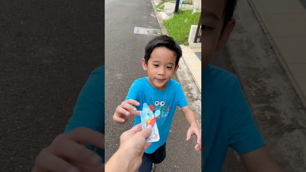 Bukannya sikat gigi malah makan odol⁉️