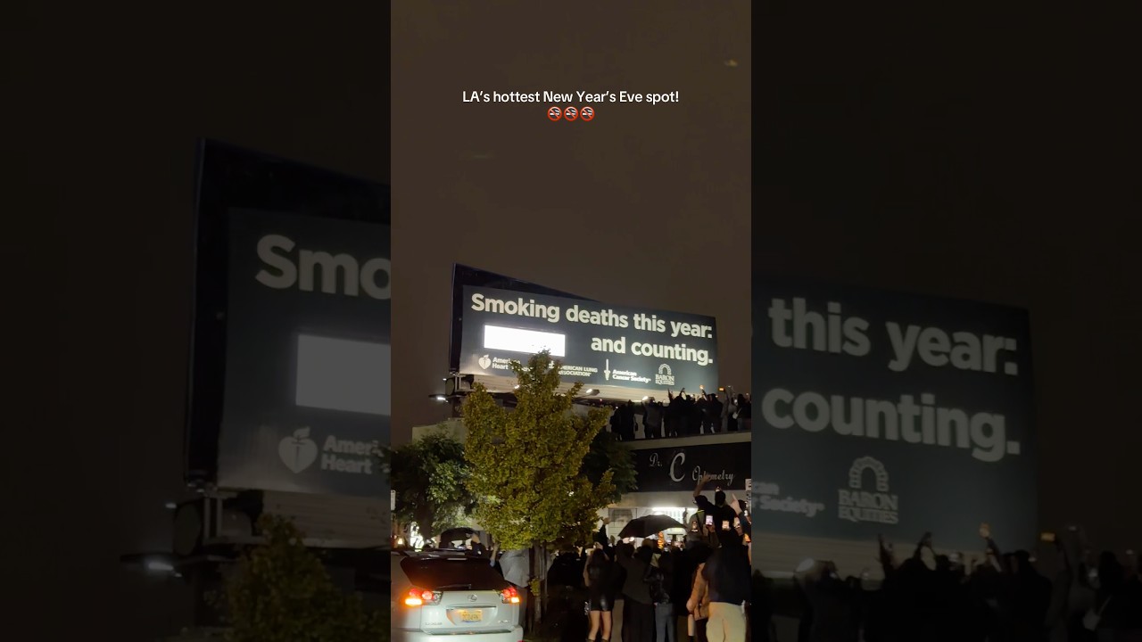 the LA ball drop: the smoking deaths sign lol #la #losangeles #nosmoking #newyears #newyearseve