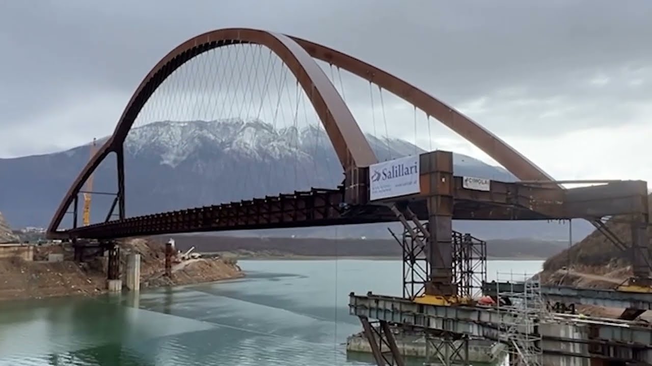 Pse ngjason si e 'ndryshkur' Ura e re e Kukësit?! COR-TEN, metali i veçantë me të cilin po ndërtohet