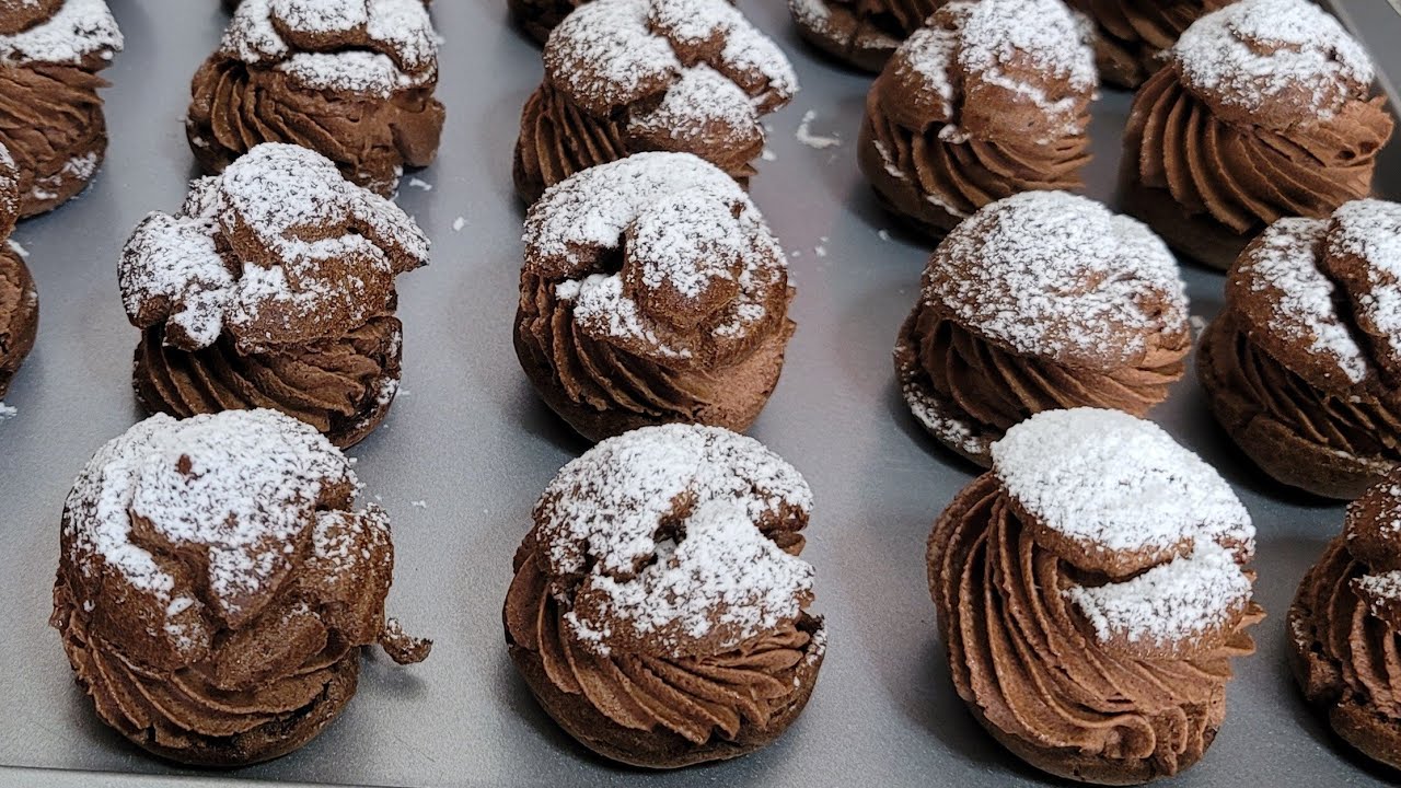 Profiteroles de chocolate relleno de trufa (masa choux de chocolate)