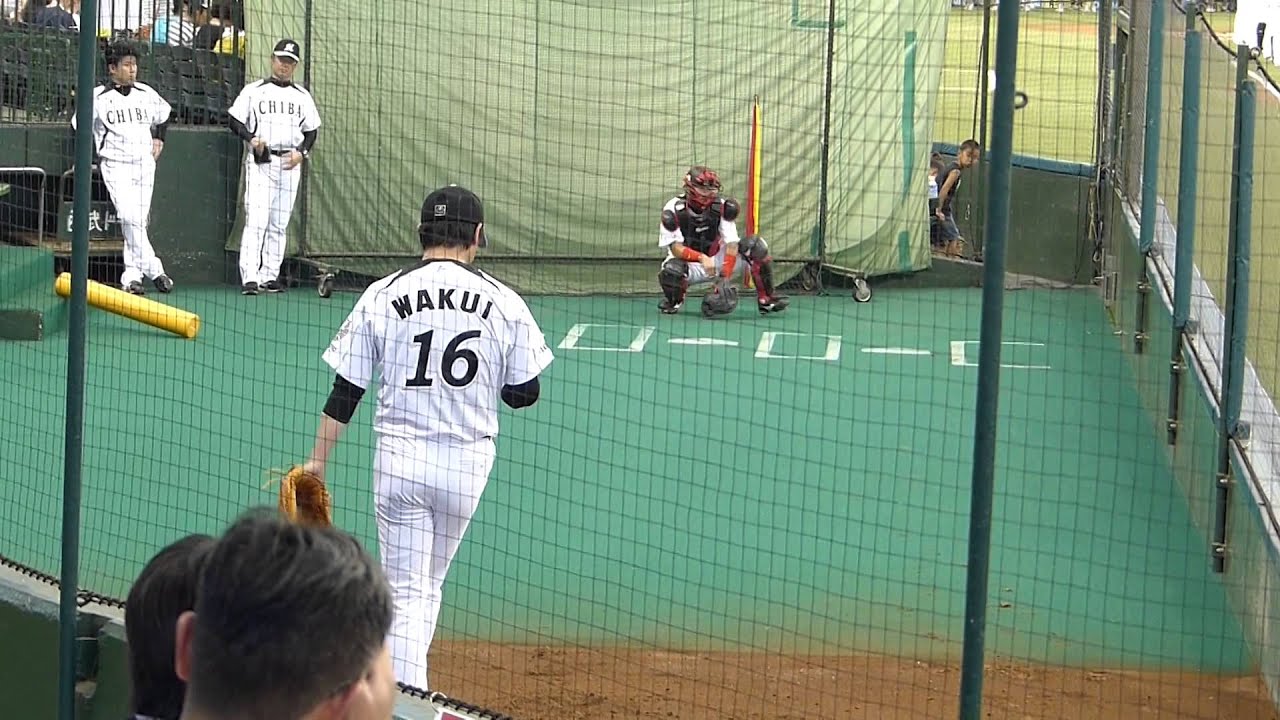 千葉ロッテマリーンズ 涌井秀章ブルペンでの投球練習