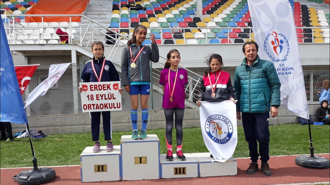 Sudenaz Çakır 800 Metre Okullar Arası Koşu Yarışı