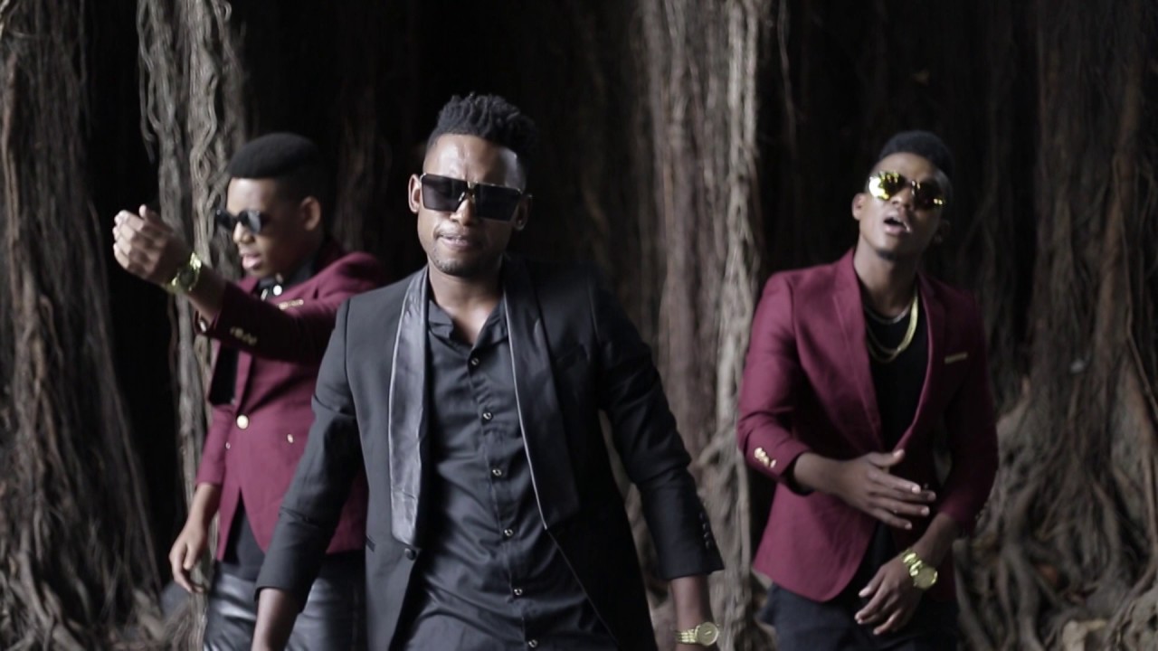 Carga pesada ft Ahssan jr  - Primeira Dama (kumpocha) official video