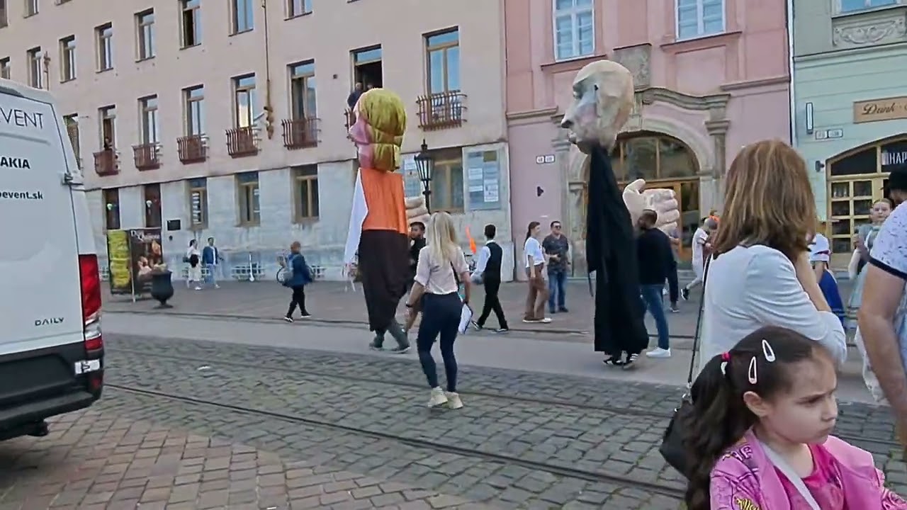 Stavanie mája v košiciach  folklór