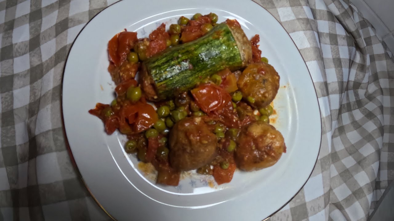 ZUCCHINE RIPIENE E POLPETTE