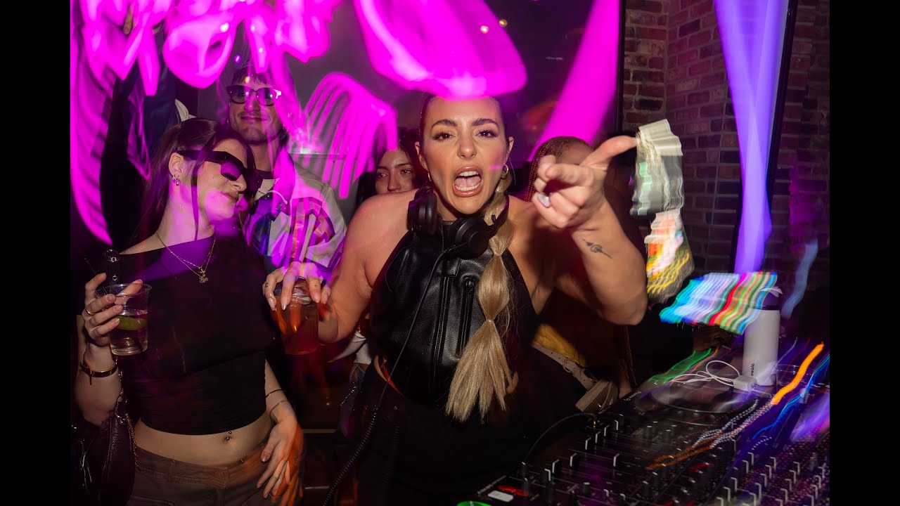 Lyndsay Simon | Han Nightclub