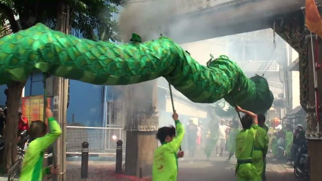ขบวนแห่เทียนเข้าพรรษาวัดน้อยหิรัญรูจี