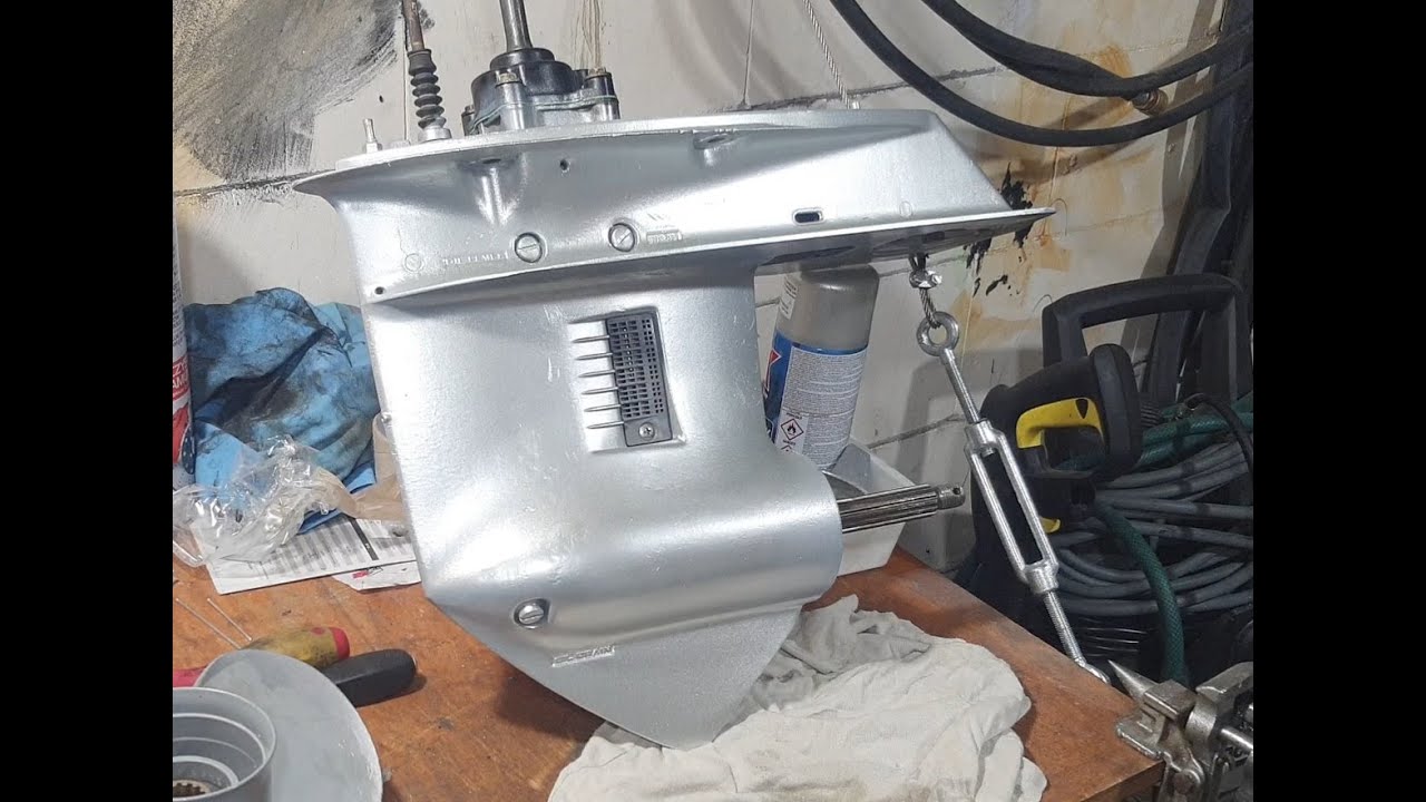 Honda BF 40 - Naprawa i odbudowa spodziny.