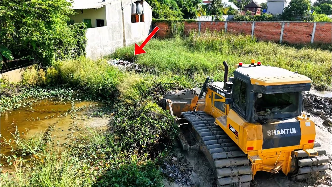 OMG Skill Pushes Processing Landfill! Site Using With Bulldozer DH17C3 Pour Soil into Flooded Land
