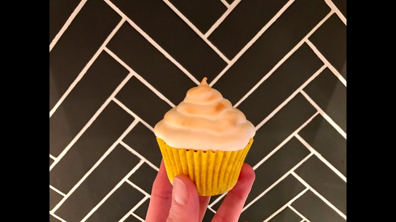 Lemon meringue cupcake recipe.