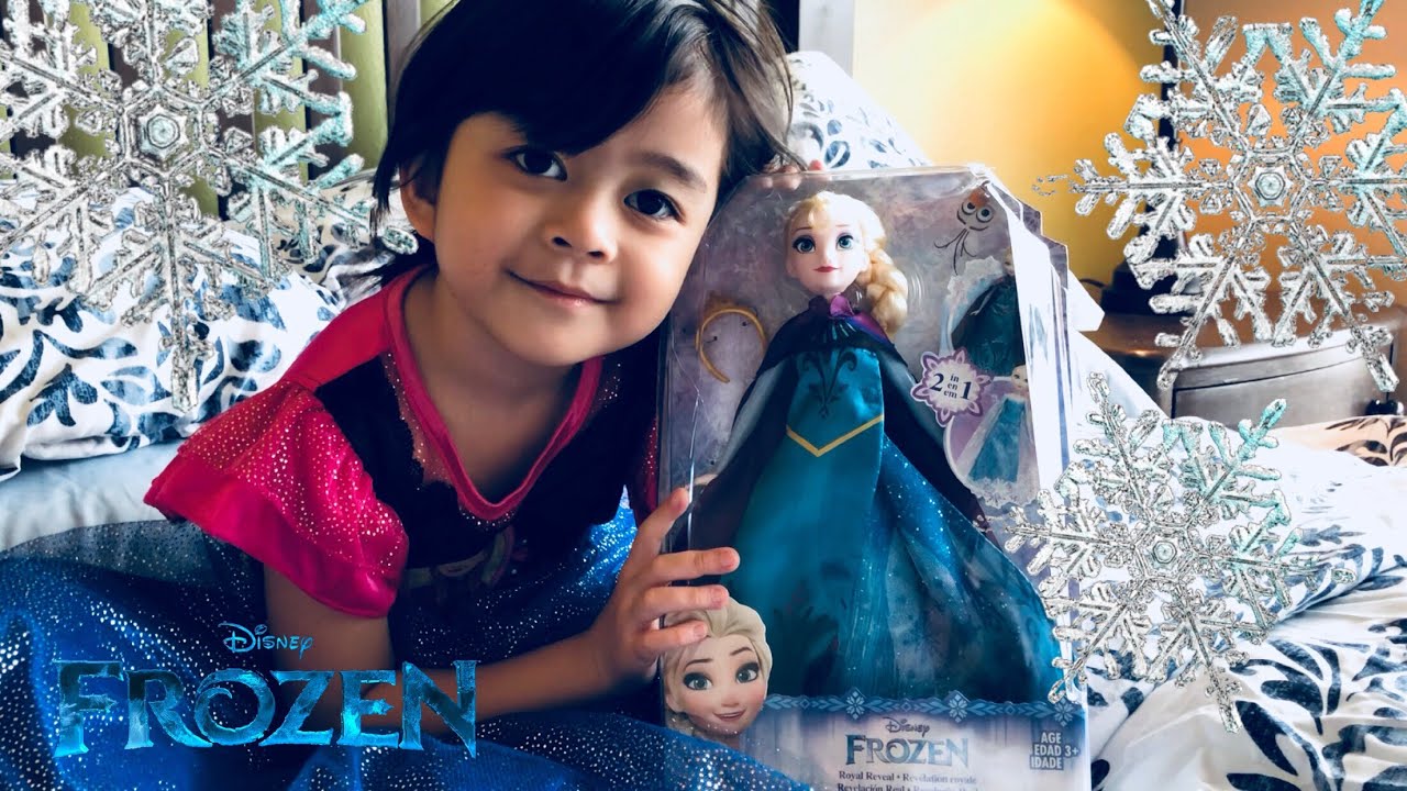 Pretend Play Disney Princess | Role Playing as Anna from Disney Frozen | Baby Playful