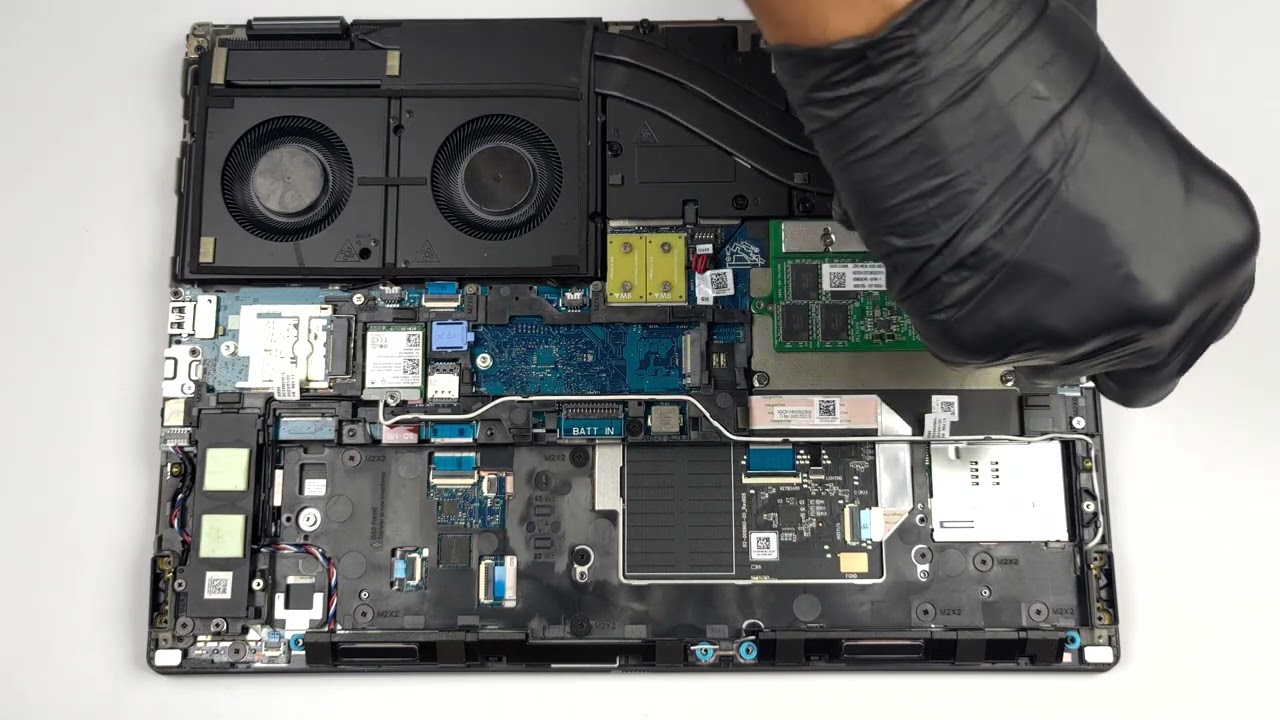 🛠️ Как открыть Dell Precision 16 7680 — варианты разборки и модернизации