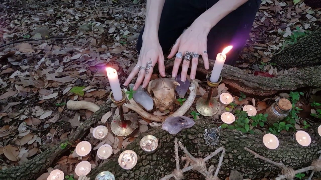 Dark Moon Witchcraft 🌑
