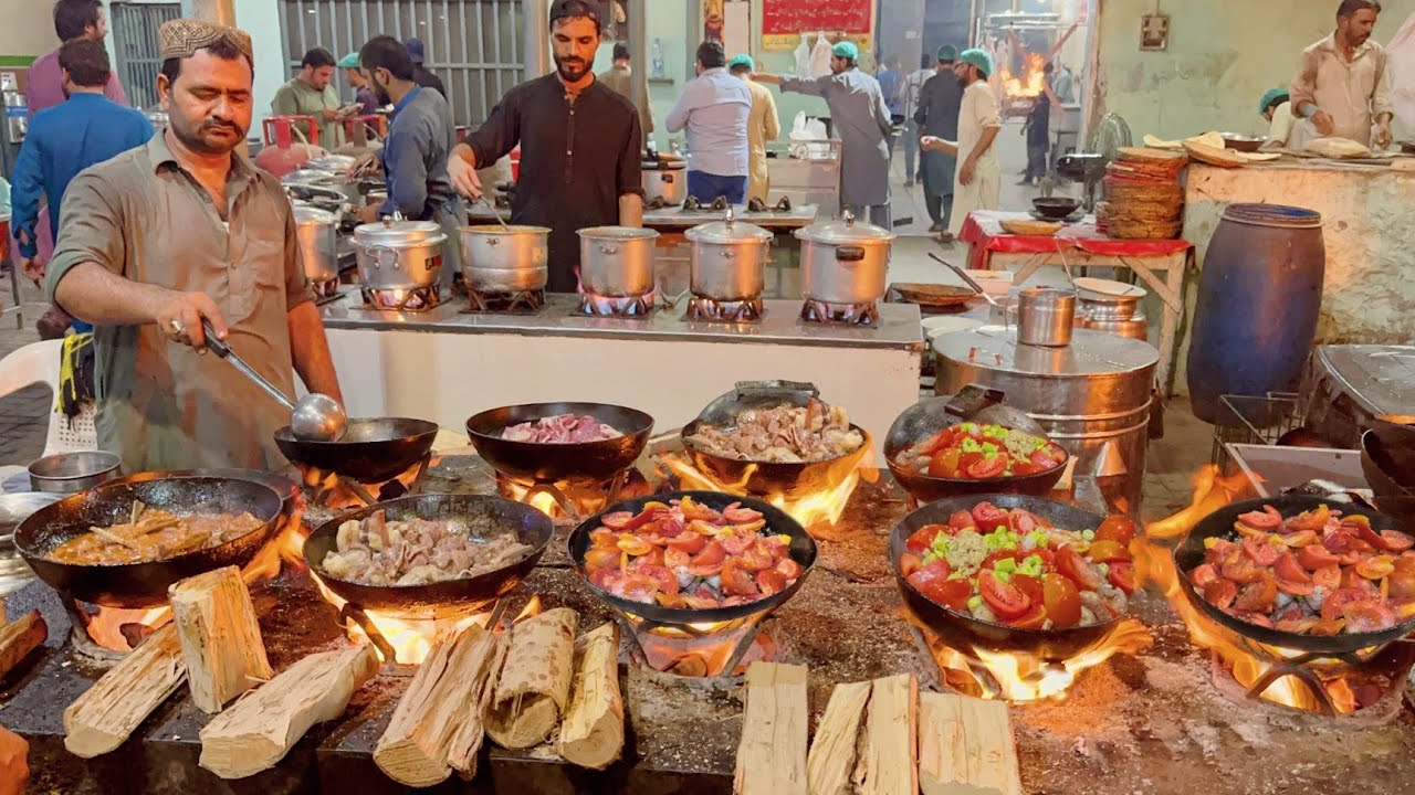 Lahori Famous ilyas Mutton Karahi, Truck Adda Lahore | ilyas Dumba Karahi Tikka | Lahore Street Food