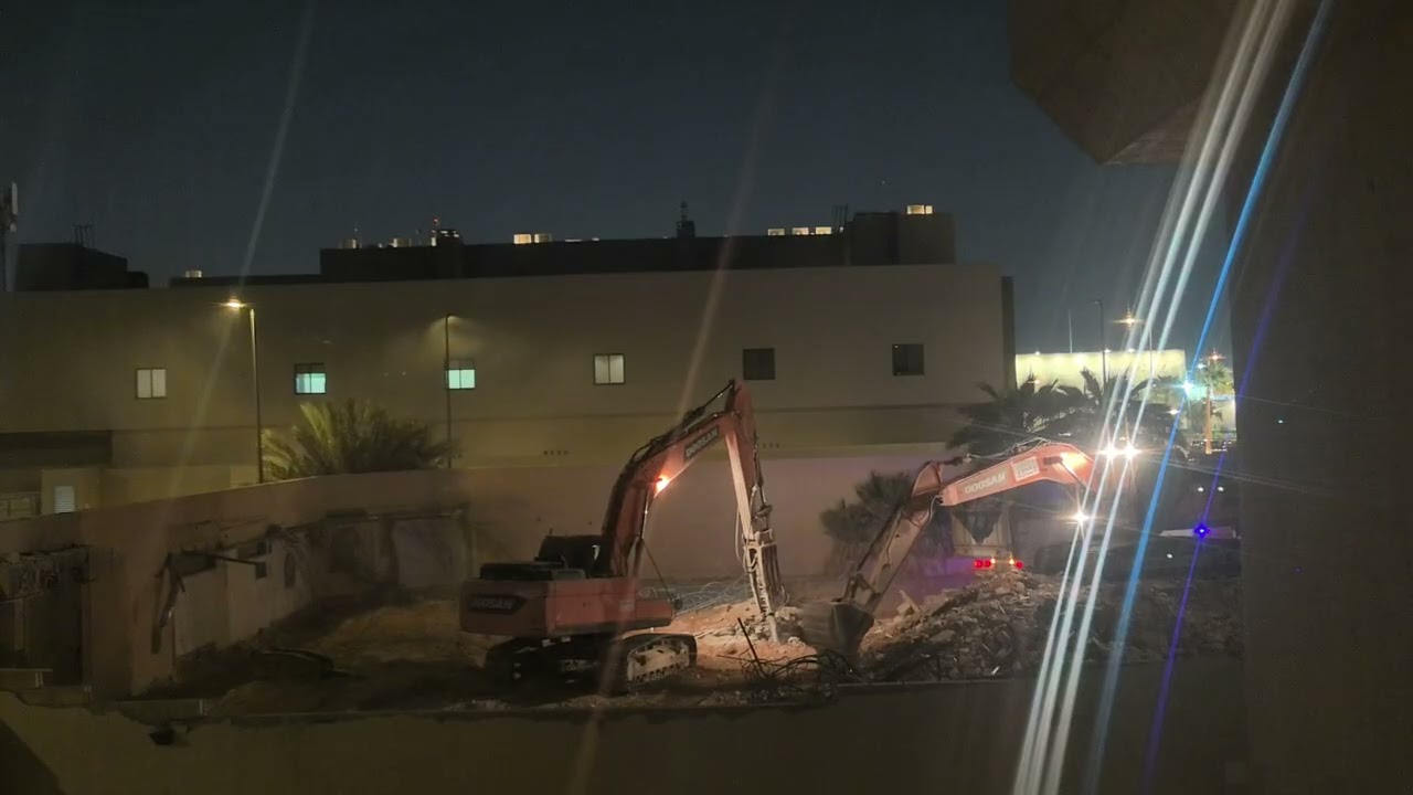 Excavator Demolish House In Riyadh At Night Work | Full Demolish Big House