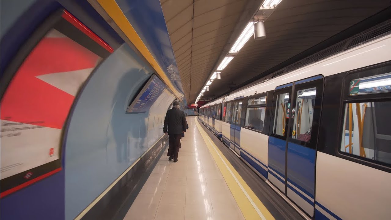 Spain, Madrid, Metro ride from Moncloa to Ventura Rodríguez