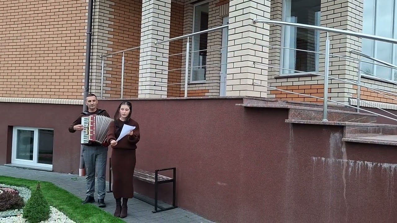 В дивляючись у голубінь  блакиті 