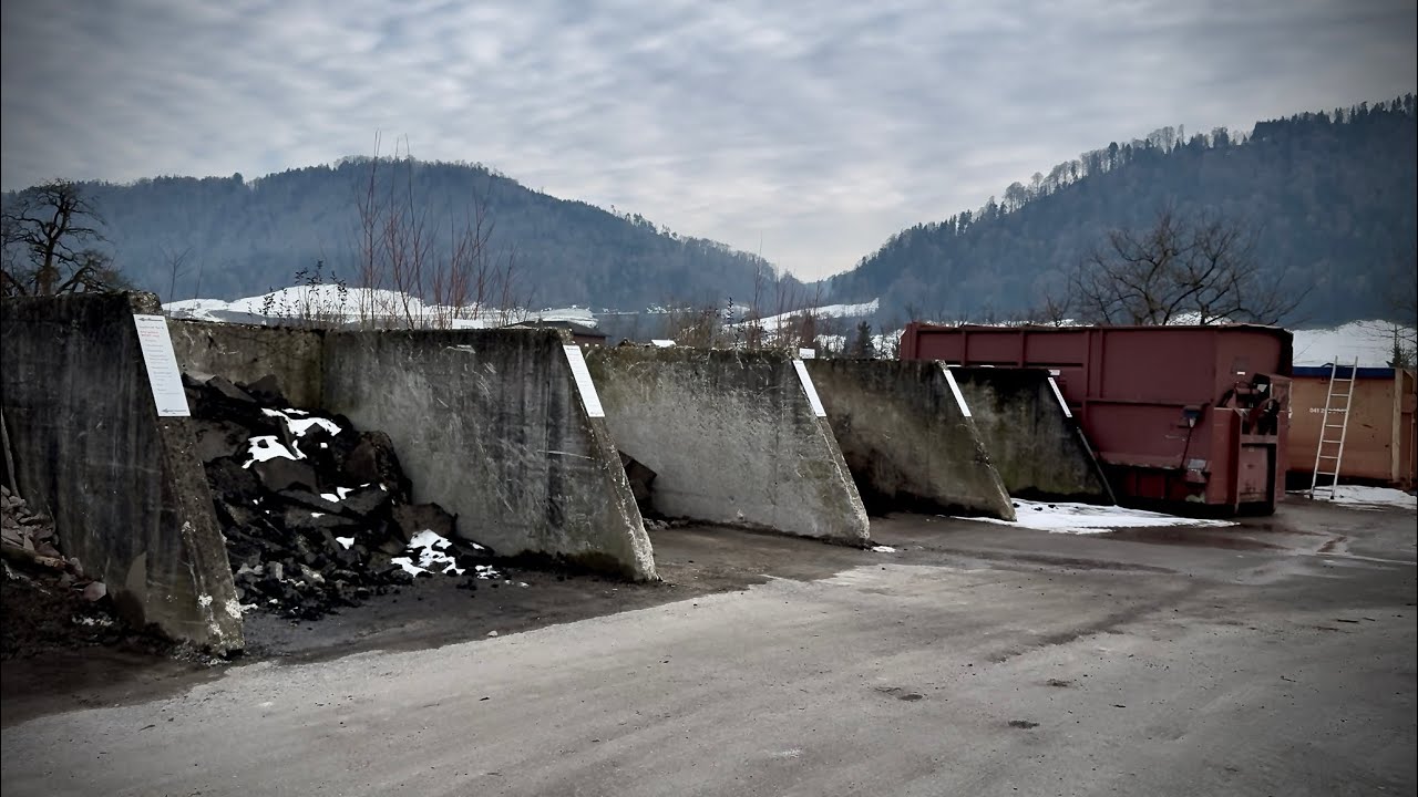 Beschriftungen auf dem Werkhof