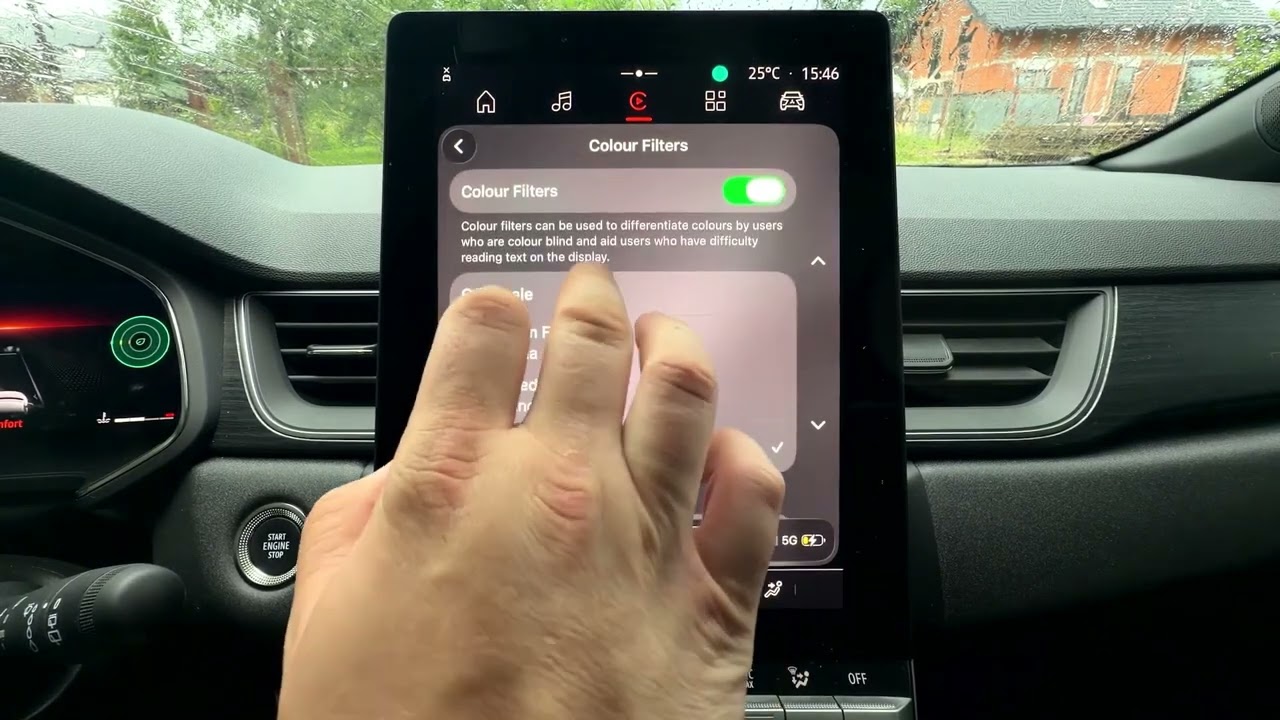 How do I activate CarPlay color filters in the MITSUBISHI Grandis?