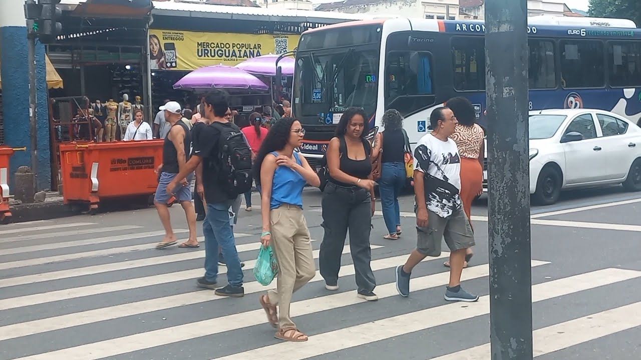 CUIDADO AO ATRAVESSAR A PISTA 👣 (RJ suas belezas e seus caos)