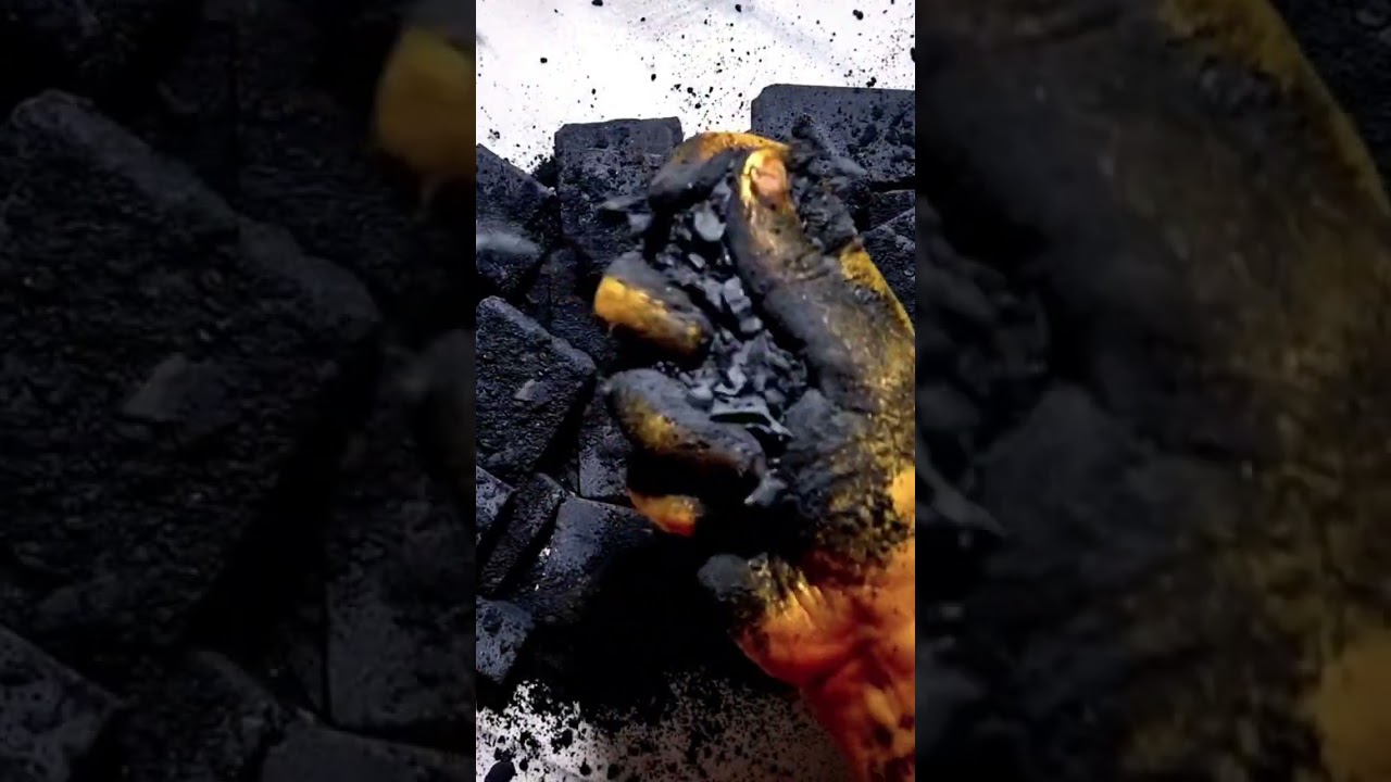 Black & Gold | Black Dyed Gym Chalk | Crushing Gym Chalk With Gold Hands #asmr #dyedgymchalk