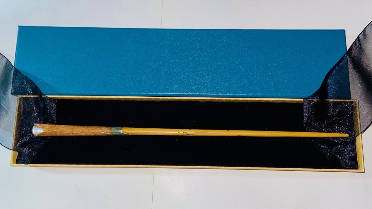 Noble Collection Fantastic Beasts Newt Scamander’s Wand Unboxing & Review