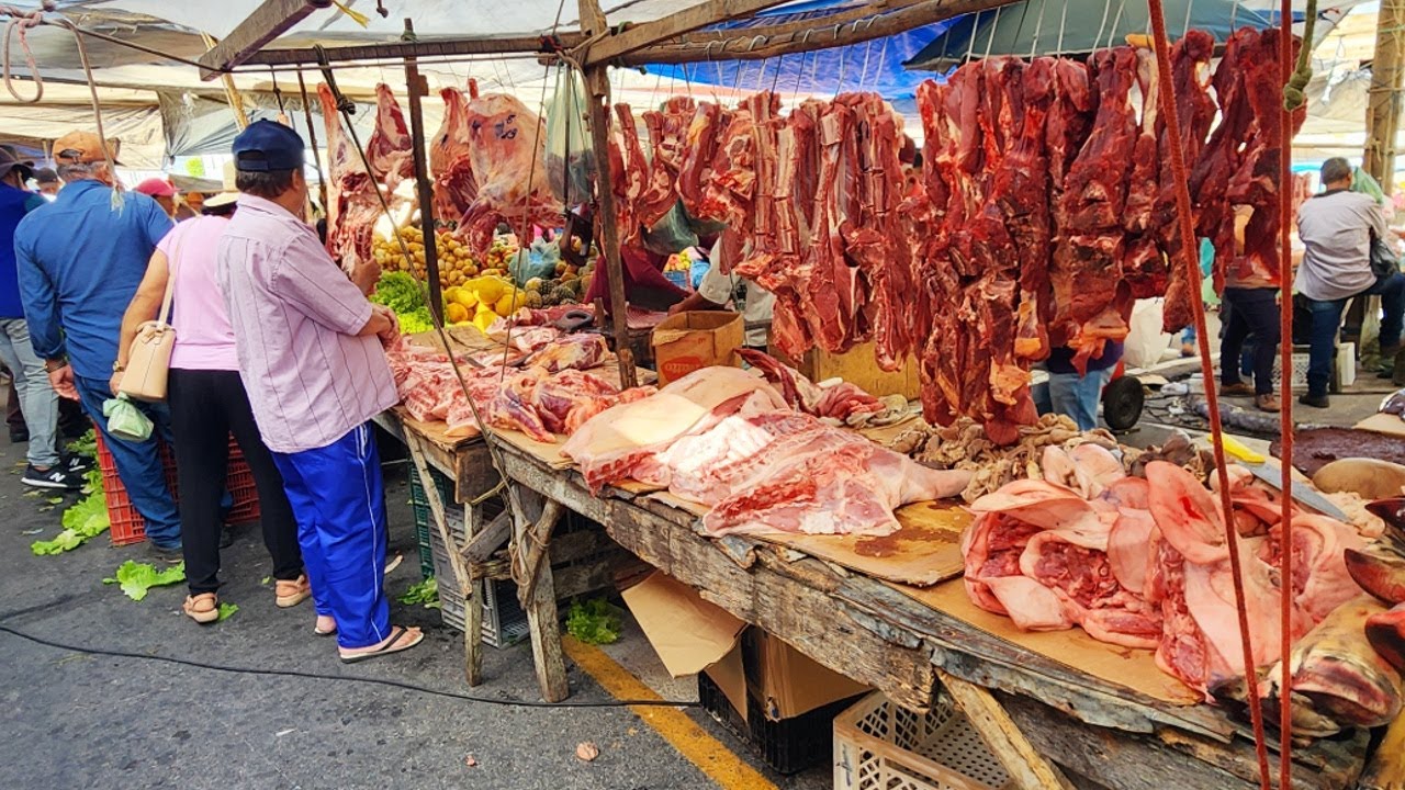 FEIRA NO NORDESTE É ASSIM...CARNE FRESCA E PREÇO BAIXO!