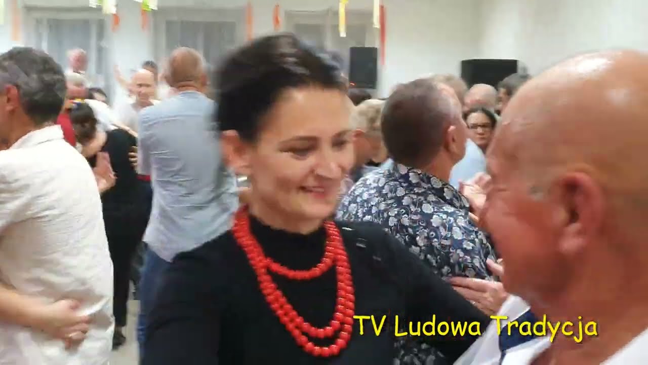 CYGANECZKA  i rozbawieni goście z Kielc na potańcówce w Sycynie