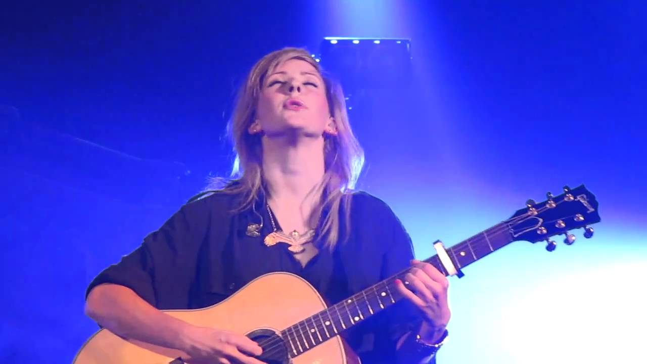 Ellie Goulding sings 