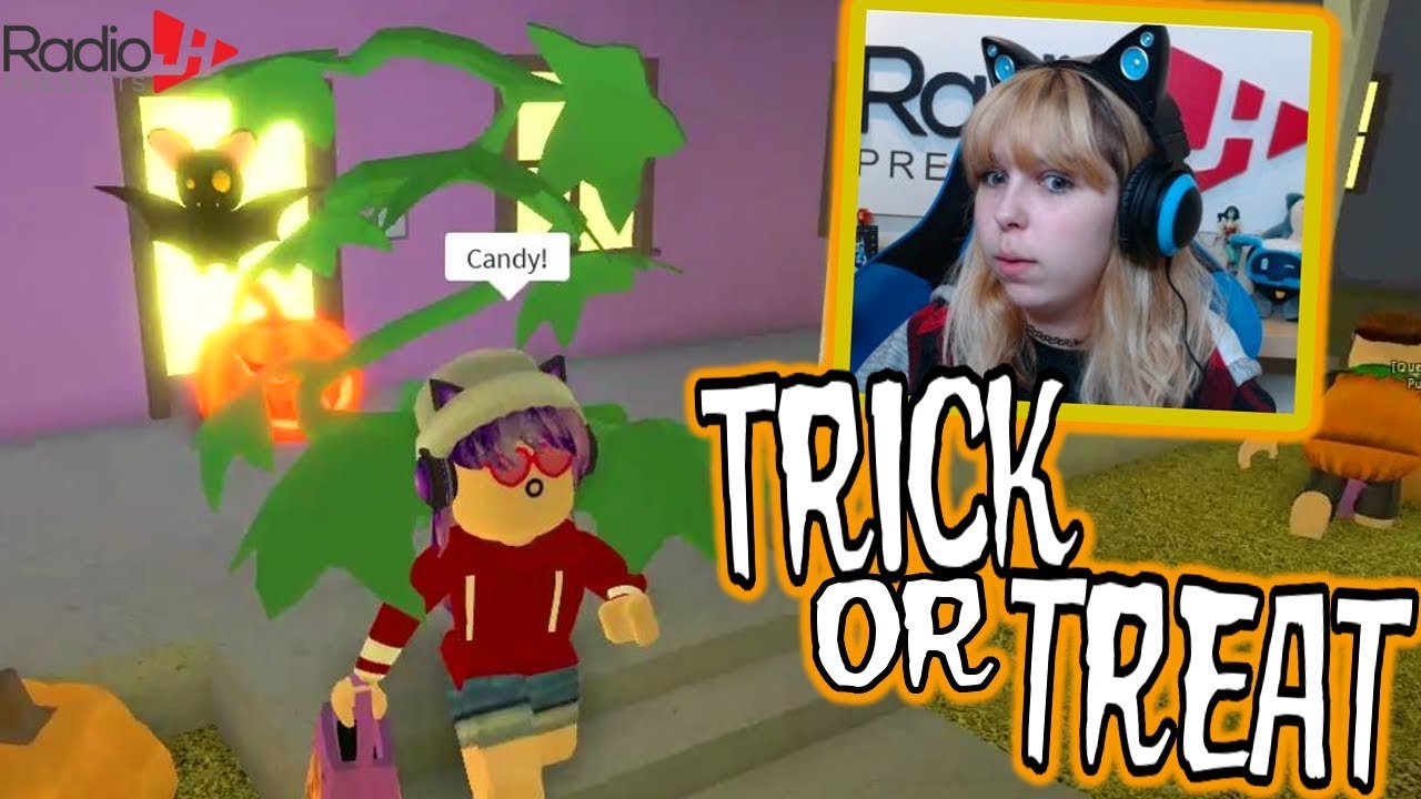 Roblox HALLOWEEN Night Trick or Treating | RadioJH Games