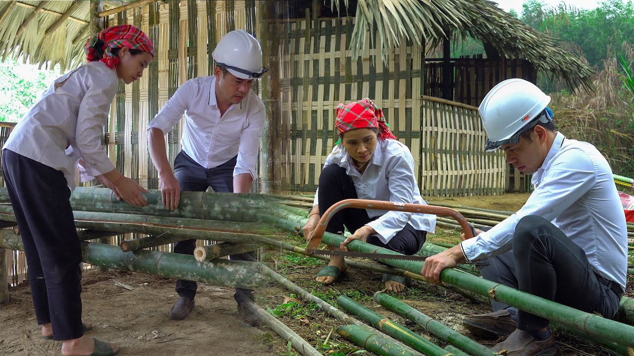 The help of a kind engineering family has given a single mother much hope in life. | Ly Tu Linh.