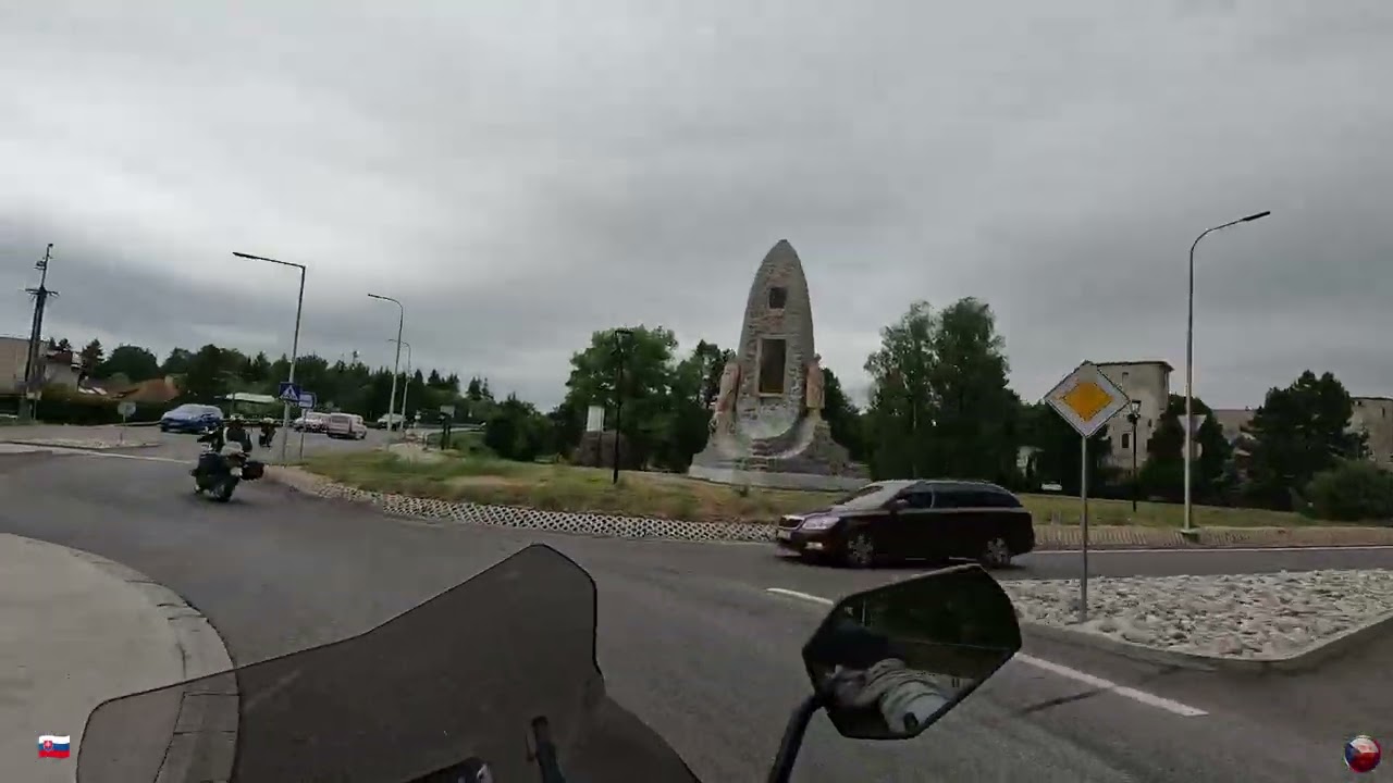 MotoRoadTrip  11 / 2025 // SLOVENSKO NA SKOK K SOUSEDŮM // V JEDNÉ STOPĚ // 4K
