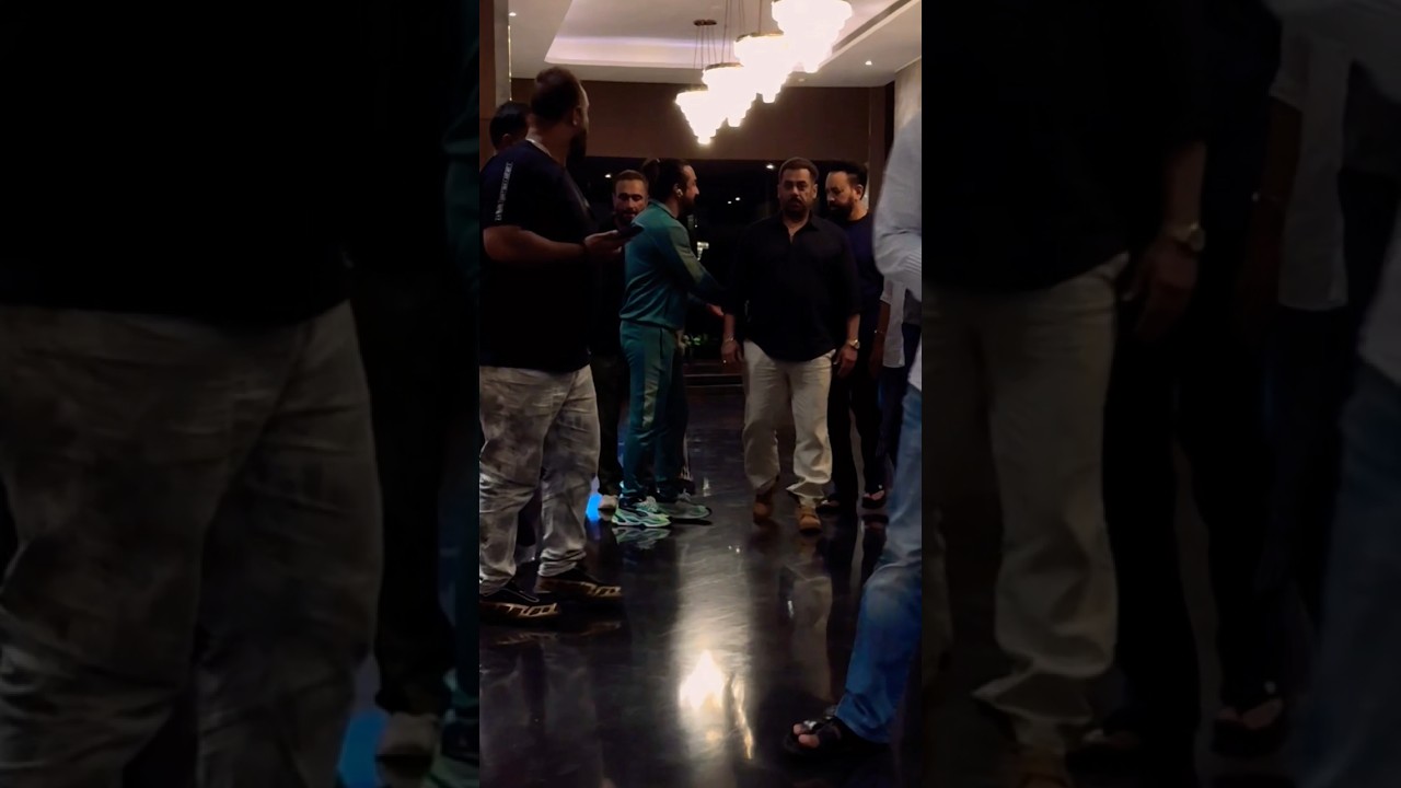 Salman Khan With Ajaz Khan Spotted At Bodyguard Shera House #salmankhan #ajazkhan #shera