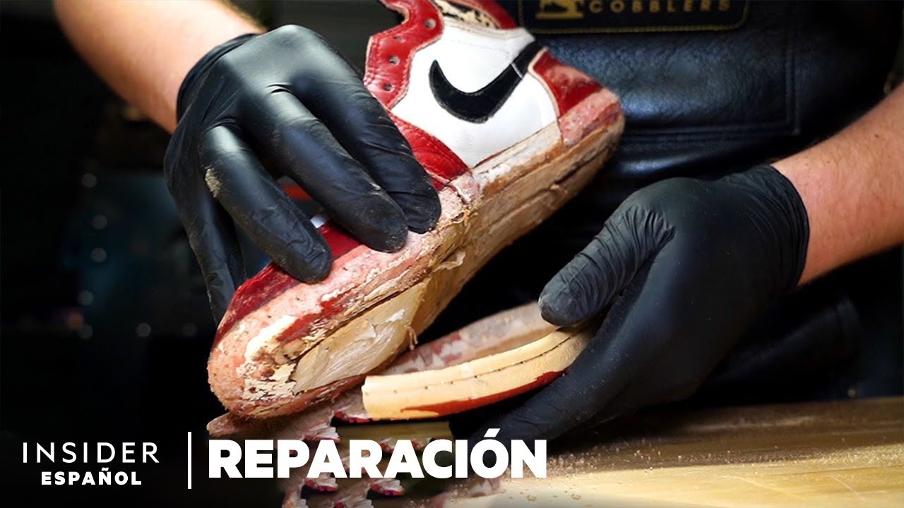 Cómo se le cambian las suelas de las Chicago Air Jordan 1 de 1985 de $20.000 | Reparación