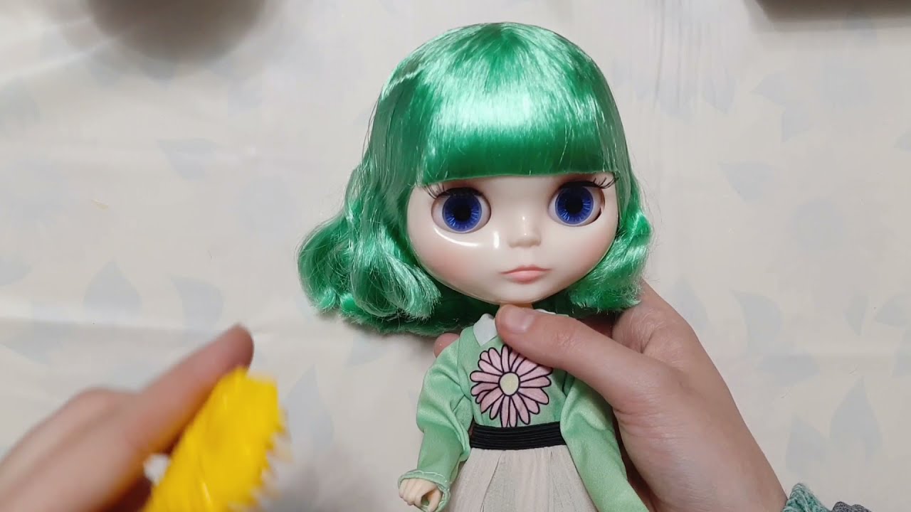 two factory blythe dolls opening (no talking asmr)