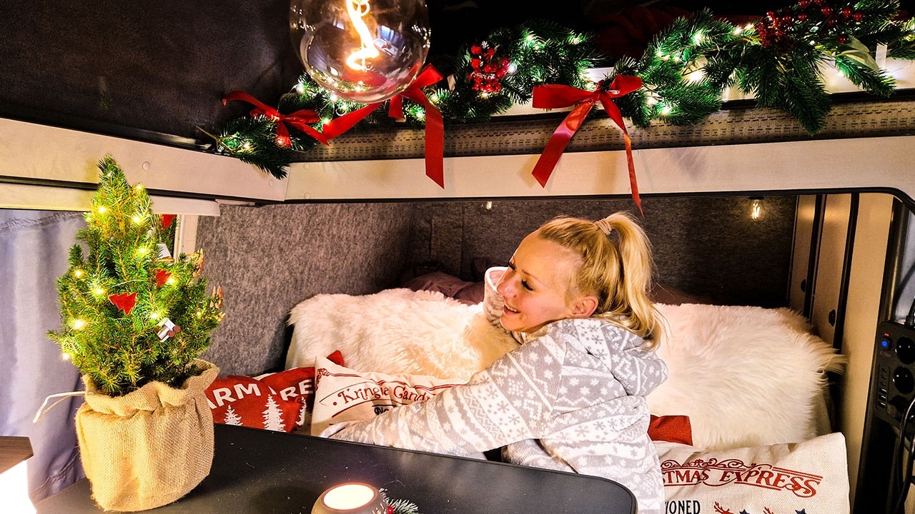 Winter caravan: Christmas Tree & Handmade Garland | ASMR for sleep. No talk, no music, no AI
