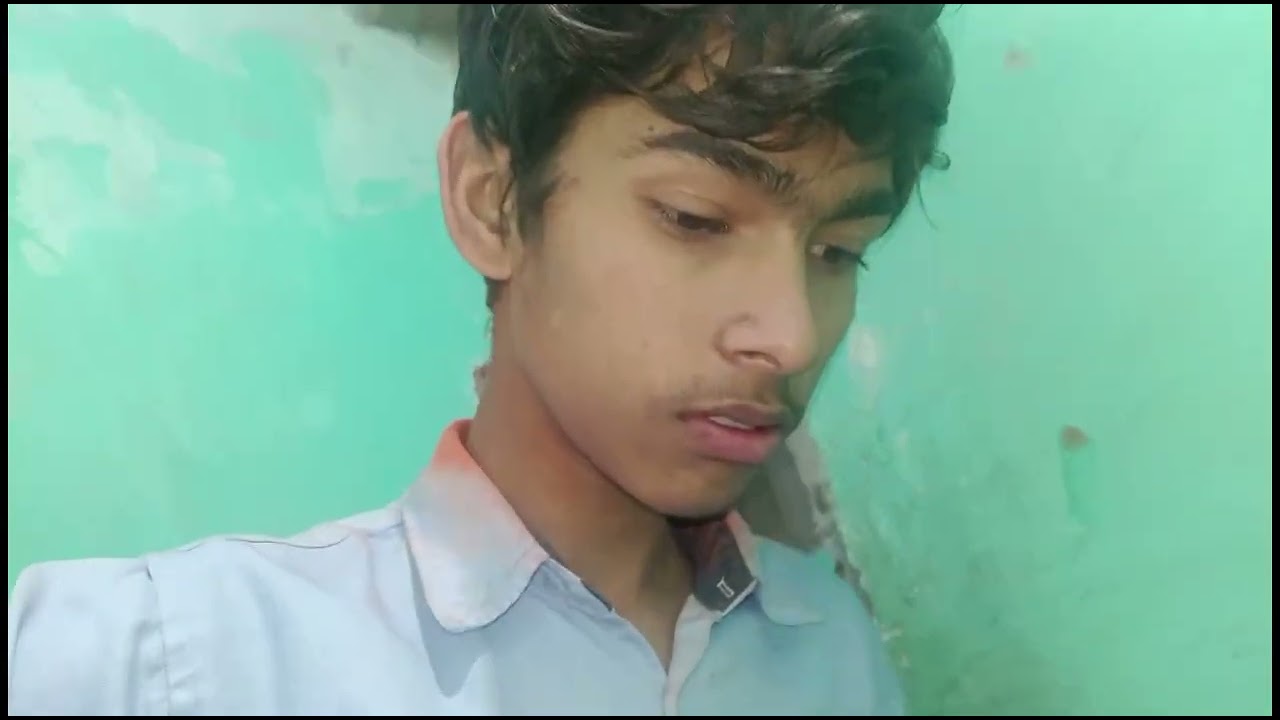School mein Holi kheli 😂