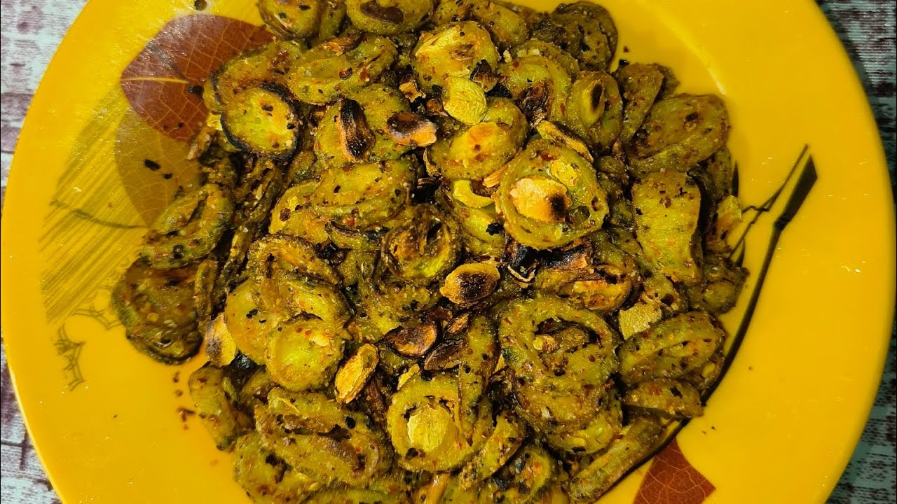కాకరకాయ వెల్లుల్లి  కారం /bitter gourd fry in telugu 